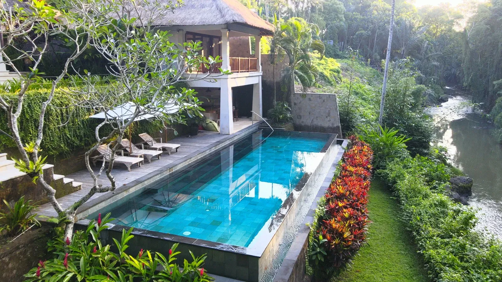 SELLING LAND VALUE ONLY! RIVERSIDE FREEHOLD VILLA ON 85ARE