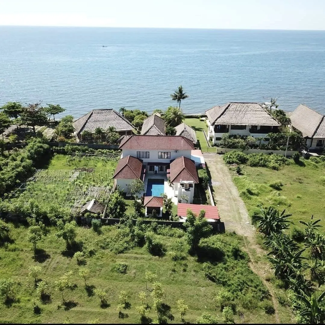 COASTAL VILLA WITH STUNNING SEA AND MOUNTAIN VIEWS IN BULELENG