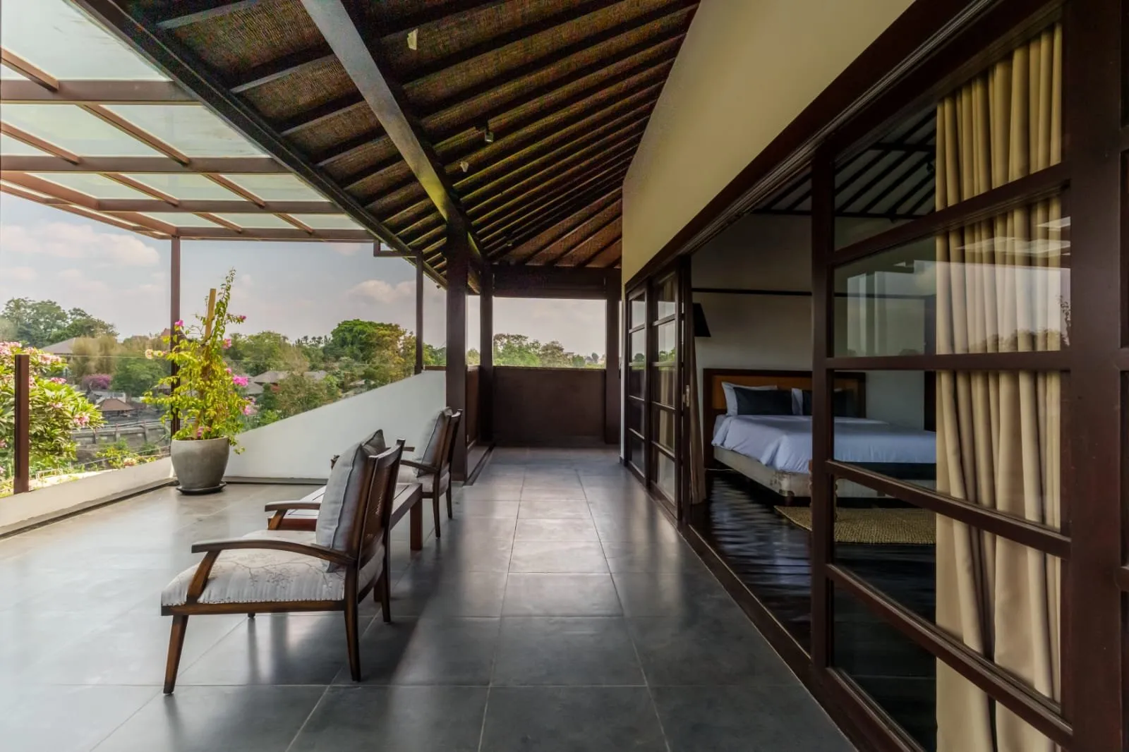 CONTEMPORARY BALINESE VILLA IN THE HEART OF PERERENAN