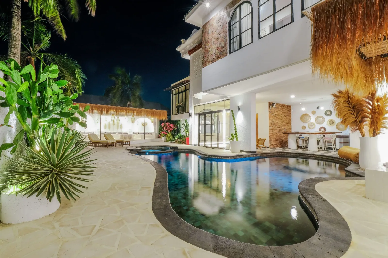 BUTUH UANG CEPAT! MEDITERRANEAN-STYLE VILLA IN JIMBARAN WITH EXPANSIVE LIVING SPACE
