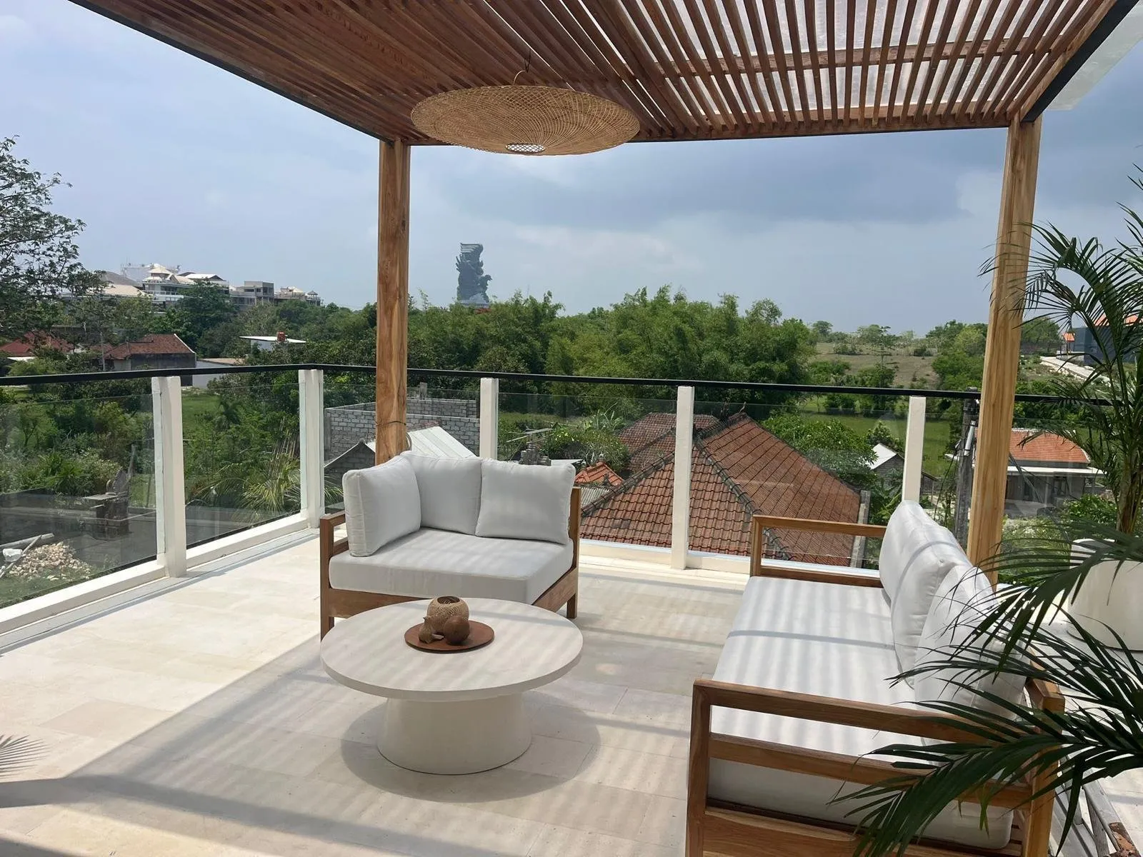 LUXURIOUS VILLA WITH PANORAMIC VIEWS IN KUTUH, BUKIT