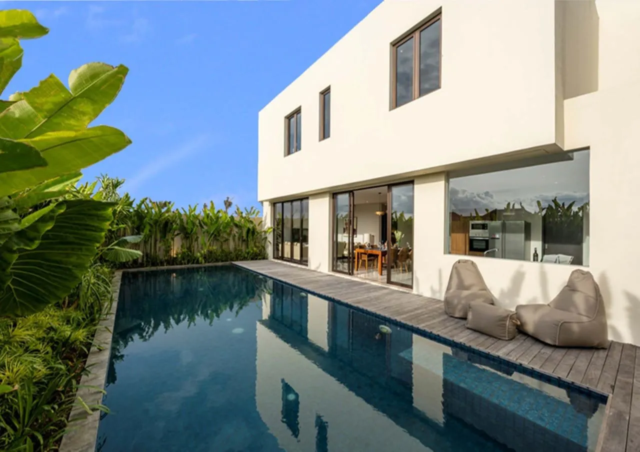 EXQUISITE PRIVATE VILLA NEAR THE BEACH