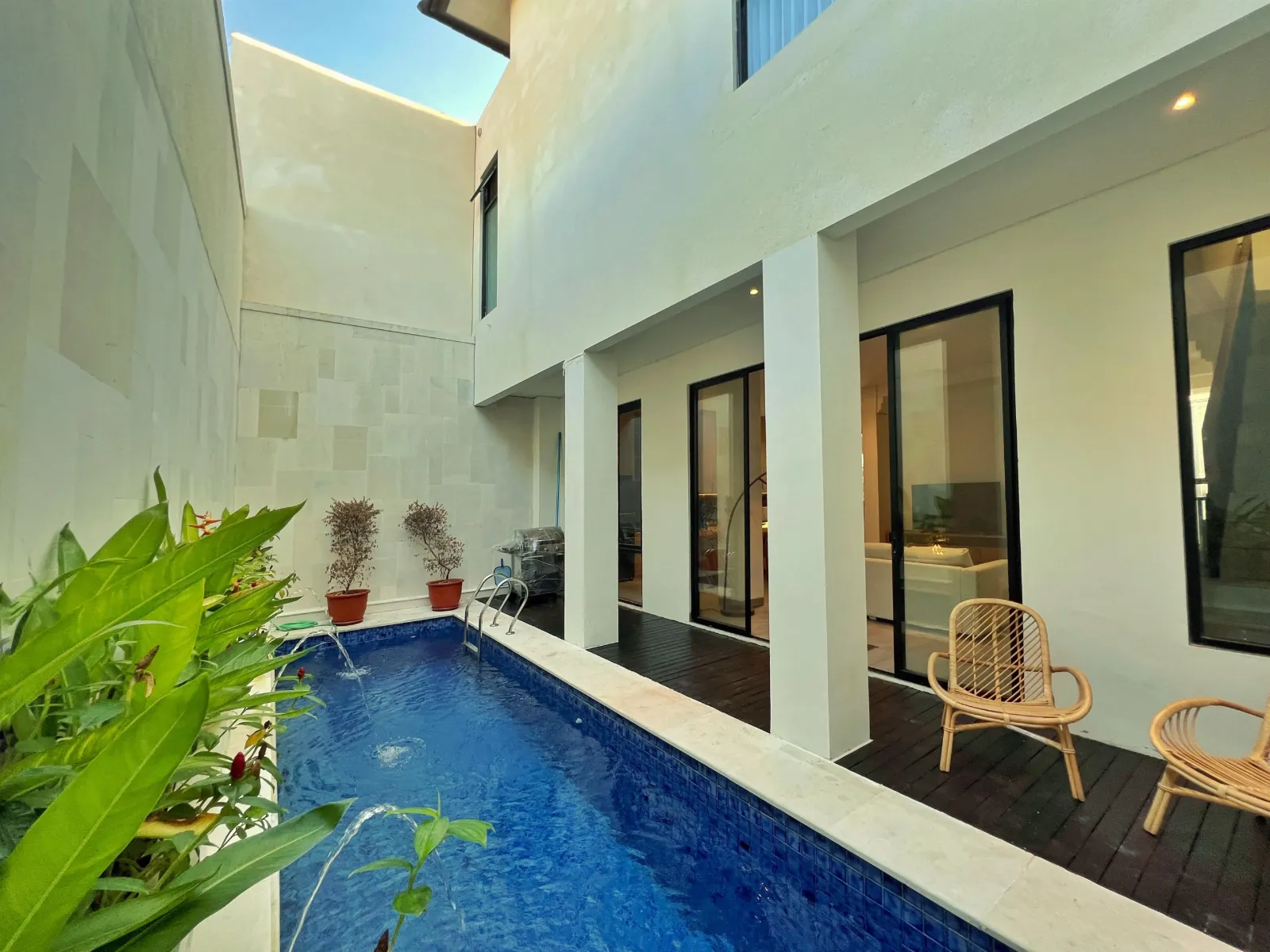 FREEHOLD VILLA OFFERING THREE BEDROOMS IN KEROBOKAN