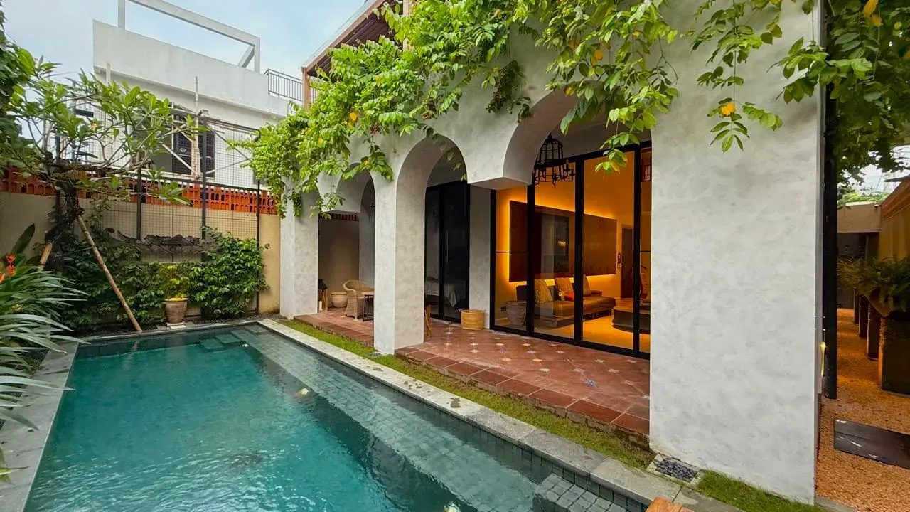 A PRESTIGIOUS FREEHOLD RESIDENCE FOR THE DISCERNING BUYER