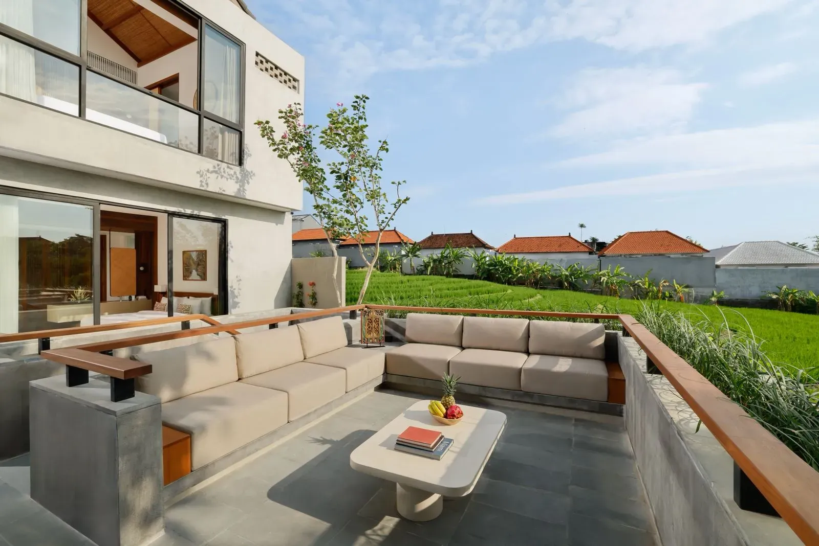 LUXURY SEVEN-BEDROOM FREEHOLD VILLA WITH GYM AND RICE FIELD VIEWS IN CANGGU