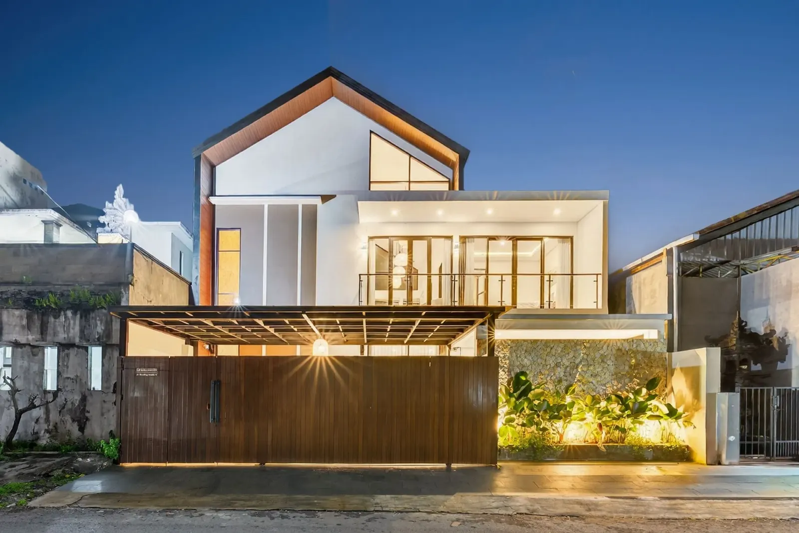 KEROBOKAN’S BEST-LOCATED FREEHOLD VILLA