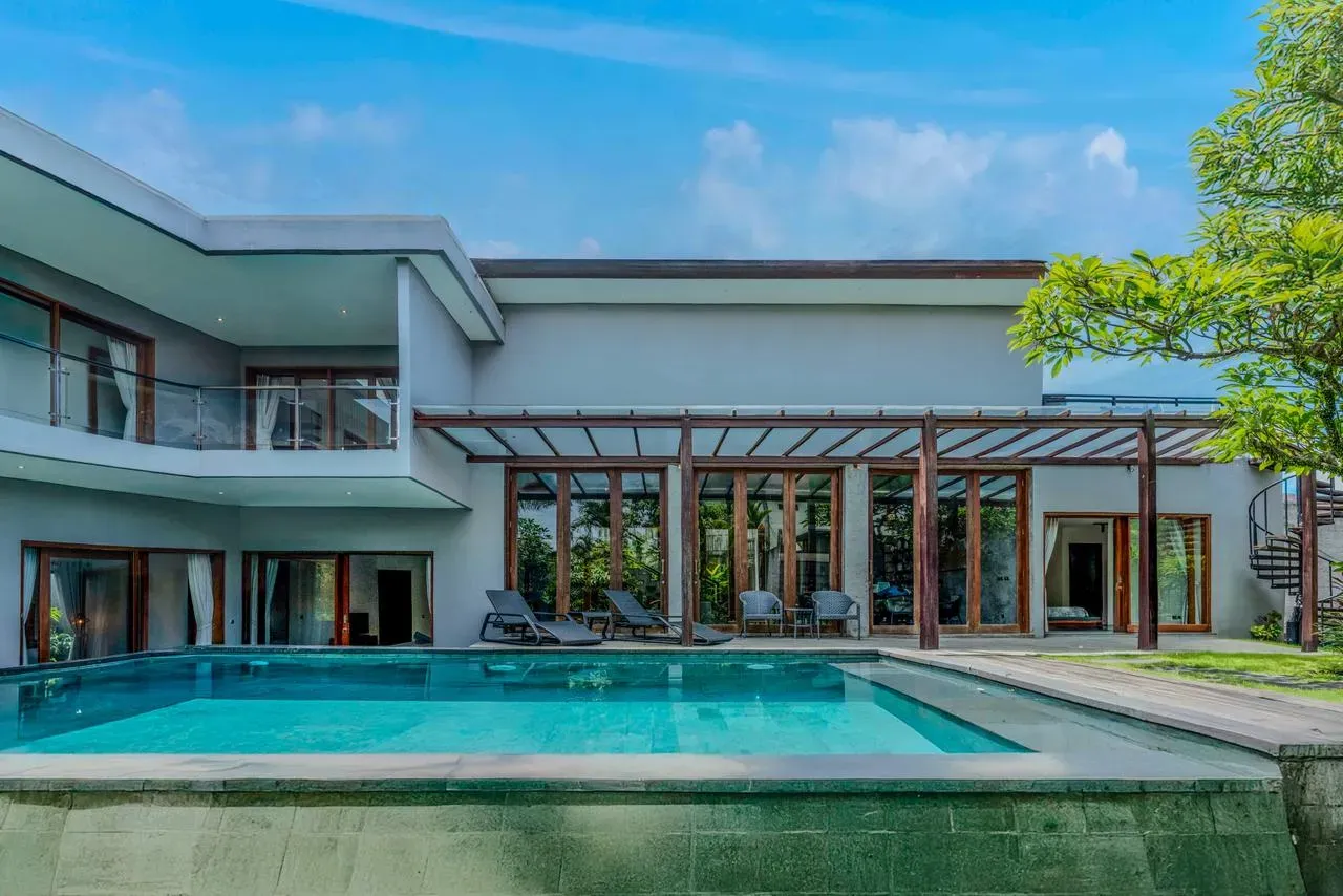 UMALAS INDUSTRIAL STYLE RESIDENCE OVERLOOKING RICE FIELDS