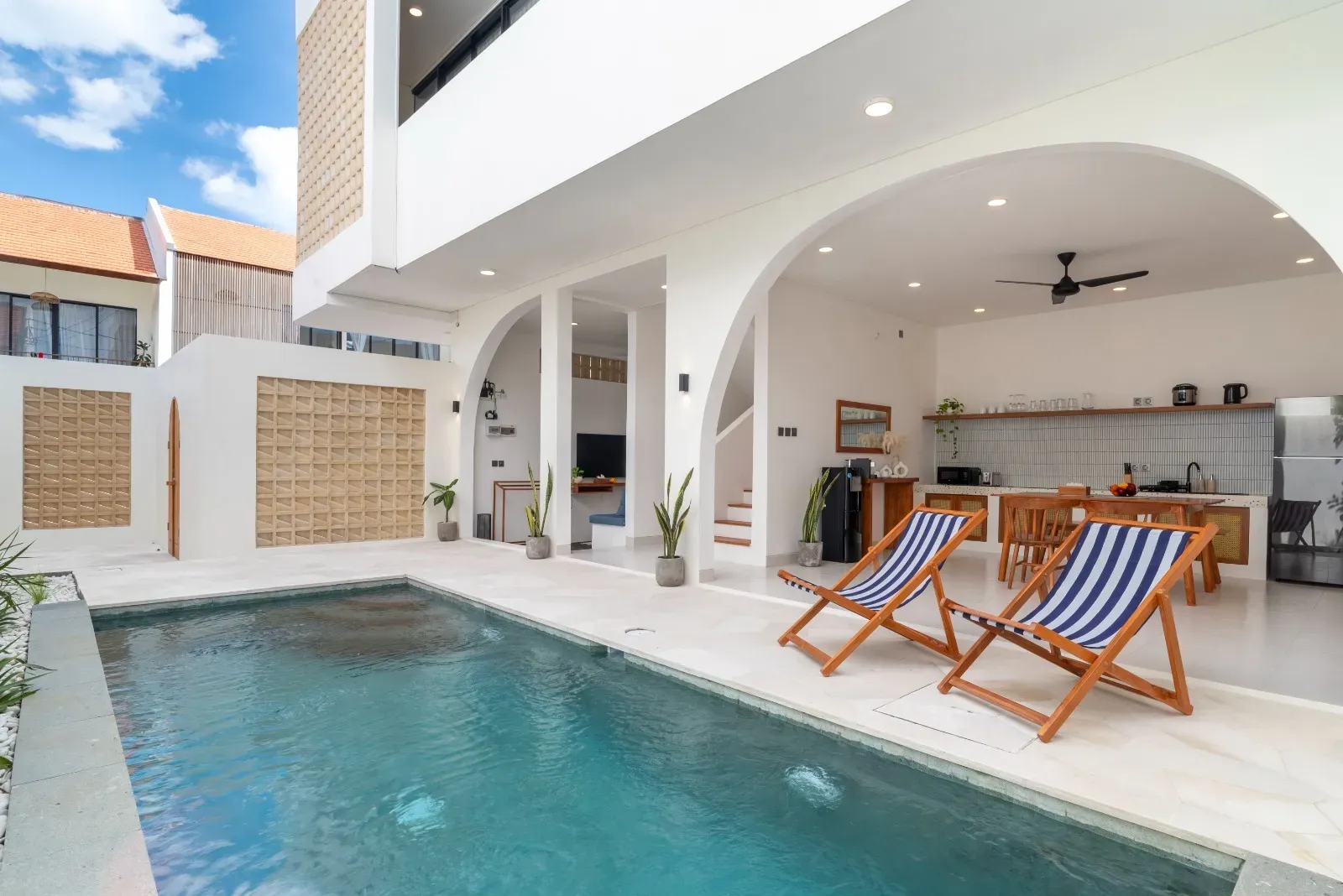 A COMPACT CANGGU VILLA DESIGNED FOR EASY LIFESTYLE FLOW