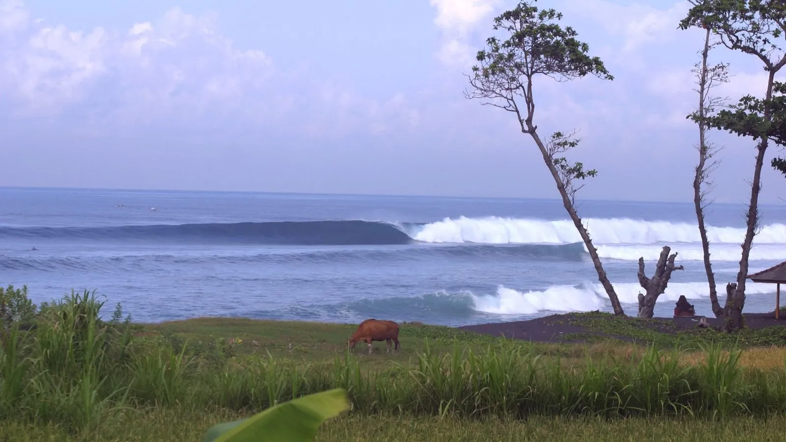 BEACHFRONT LAND IN KLUNGKUNG: A SURFER’S PARADISE
