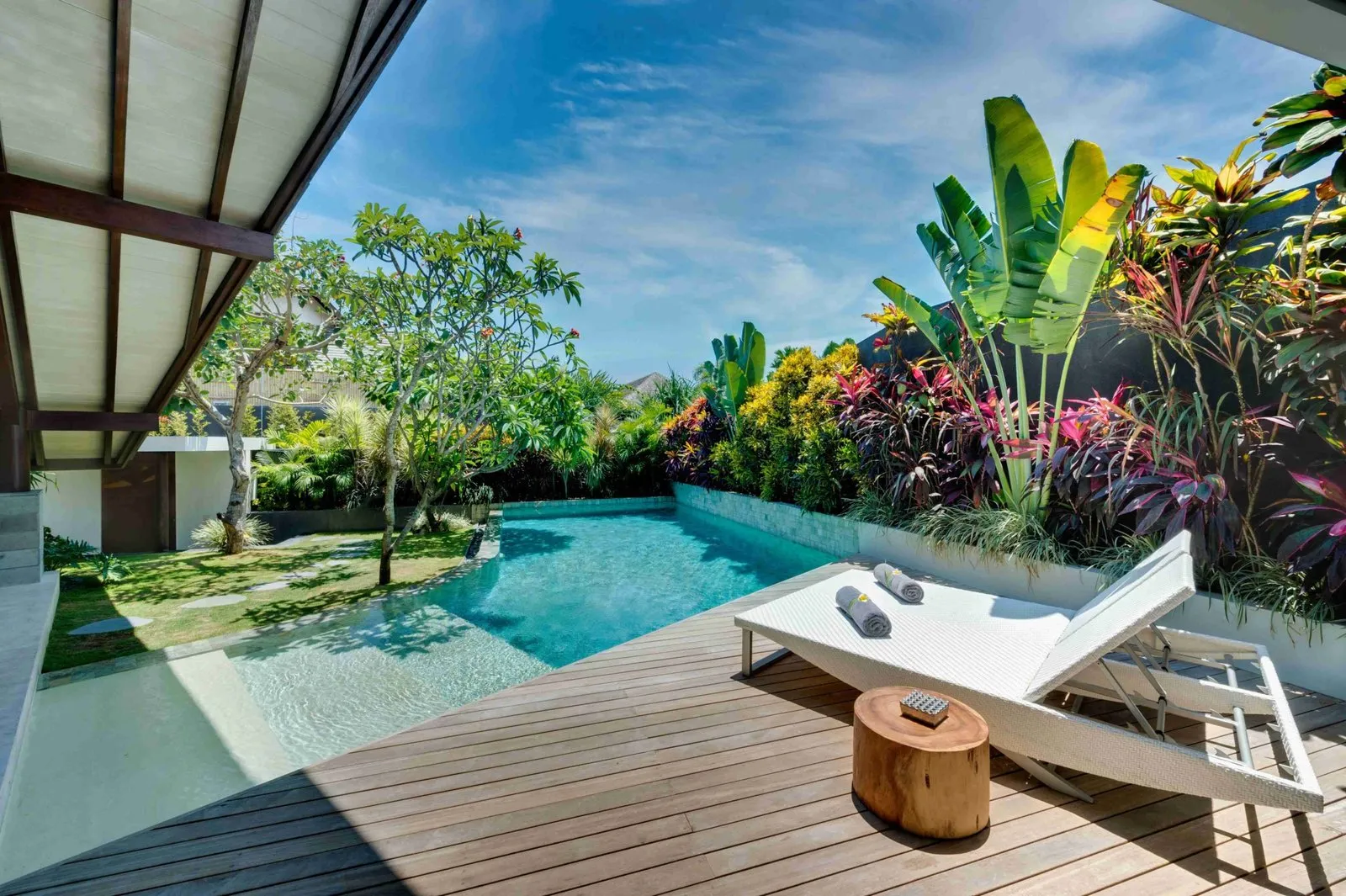 WELL-PLACED ONE-BEDROOM VILLA WITH POOL AND LONG-TERM LEASE IN SEMINYAK