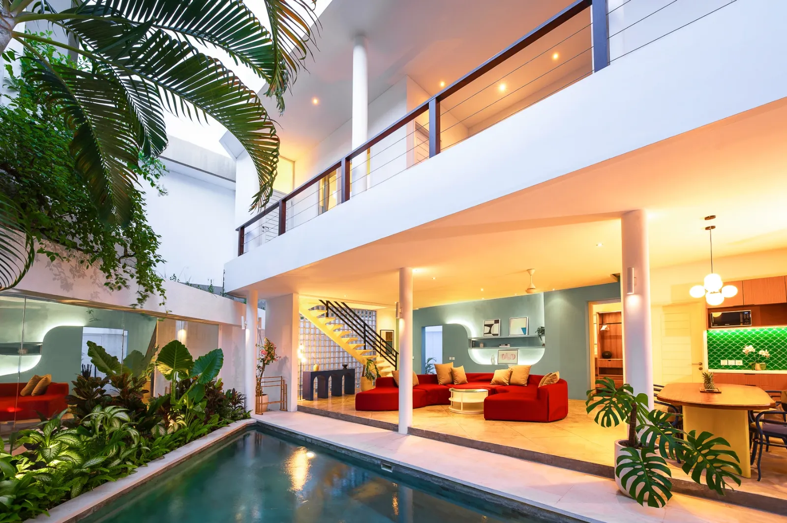CONTEMPORARY TROPICAL VILLA IN THE HEART OF SEMINYAK