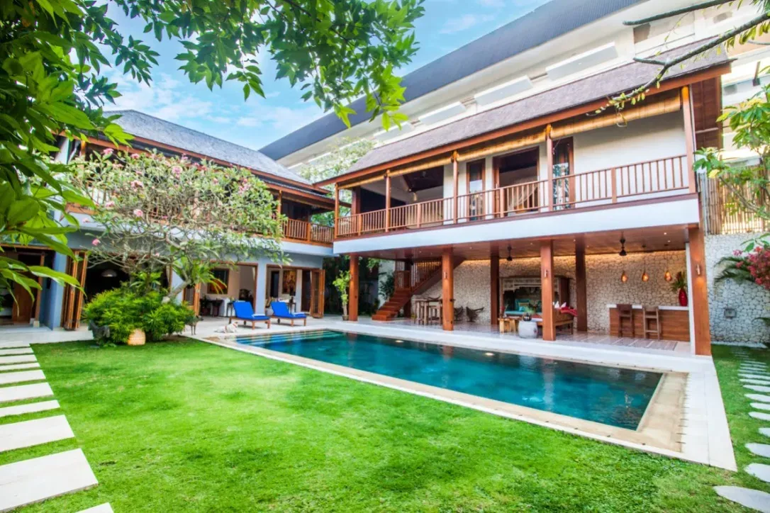 A LARGE SCALE BATU BELIG VILLA WITH PAVILION SUITE AND RESORT STYLE LIVING