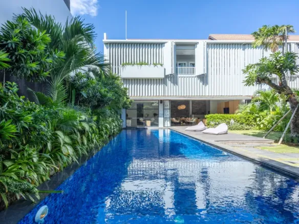 A PRIVATE VILLA COLLECTION IN THE HEART OF SEMINYAK